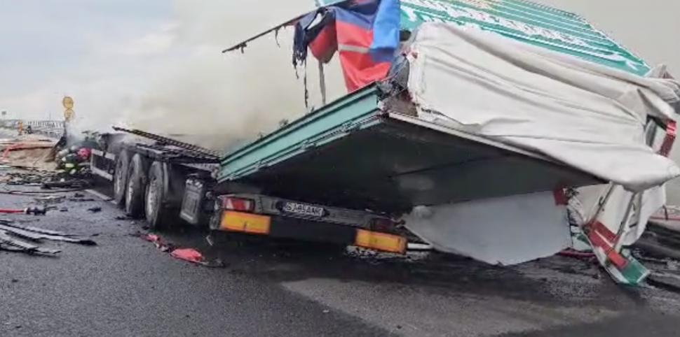 Incendiu pe autostrada A10 Sebeș – Turda | Un camion s-a făcut scrum 841223
