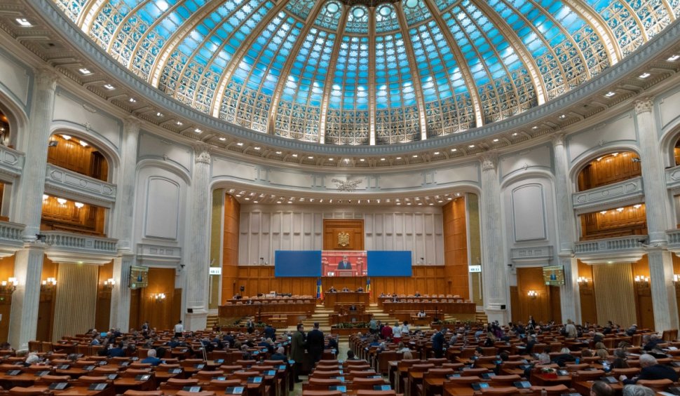 Reducerea cheltuielilor în Parlament: Mașinile comisiilor din Camera Deputaților vor fi retrase în vacanța parlamentară