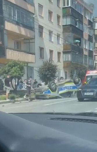 O maşină de poliţie aflată în misiune s-a răsturnat, la Sighişoara 841495