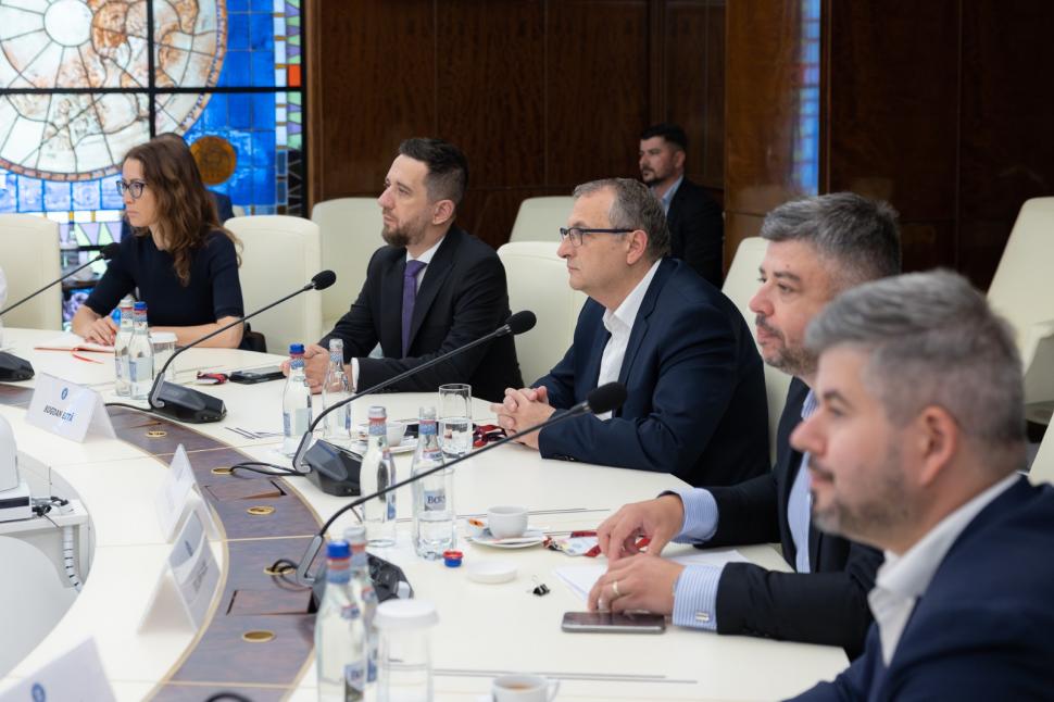 Marcel Ciolacu, după negocierile cu marile magazine: "Scopul nostru comun este ca românii să găsească în magazine produse românești la prețuri corecte" 841524