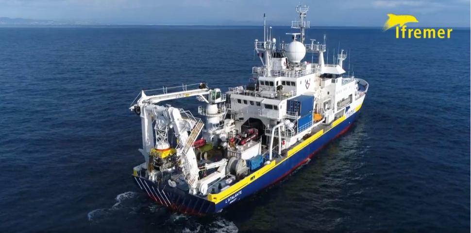 Franţa a trimis un robot pentru scufundări la mare adâncime pentru a ajuta la găsirea submarinului dispărut în Oceanul Atlantic  841787