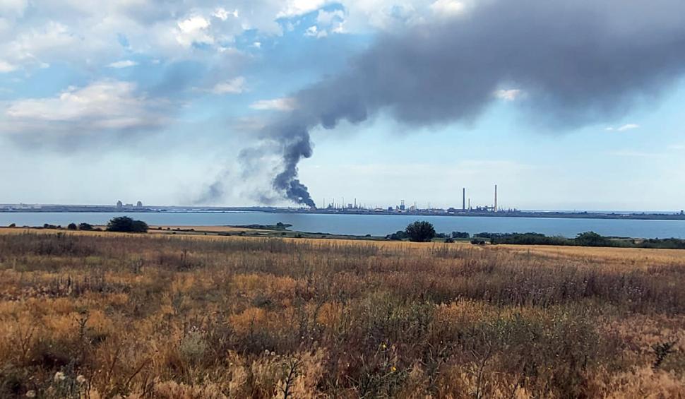 Explozie, urmată de incendiu puternic la rafinăria Petromidia. A fost activat Planul roşu de intervenţie 841746