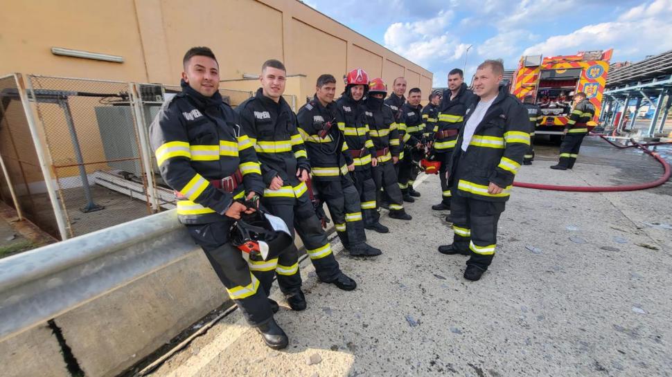 ISU Constanţa: "Ei sunt câțiva dintre cei 100 colegi care, astăzi, au fost la datorie pentru ca noi toți să fim în siguranță" 841857