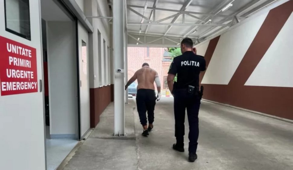 Scandal cu mascaţi la priveghi, în Botoşani | Patru bărbaţi s-au luat la bătaie după ce au băut mai multe pahare