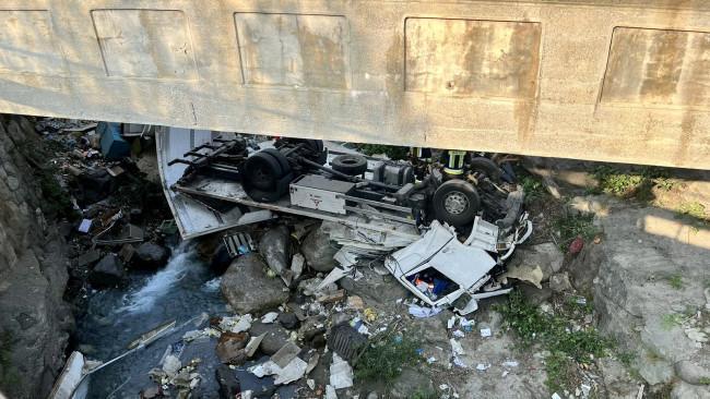 "Nu ne vine să credem" | Şofer român de TIR strivit de cabină într-un tragic accident, în Italia. Un băieţel de 11 ani va crește fără tată 841664