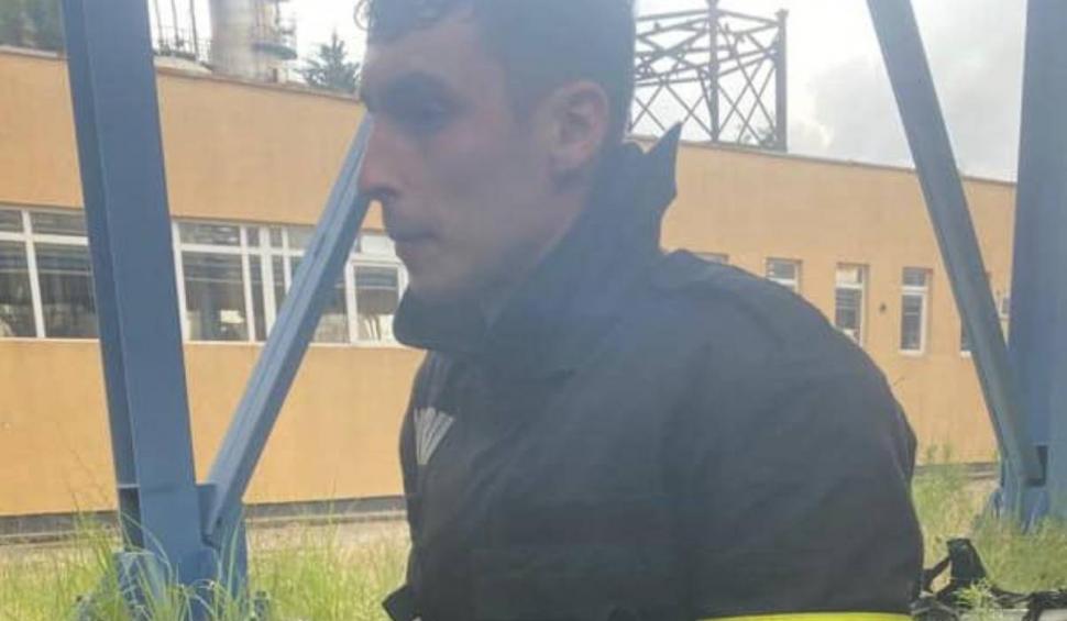 "Priviți-le chipurile. Merită tot respectul!": Ei sunt pompierii care au intervenit la incendiul de la rafinăria Petromidia 842061