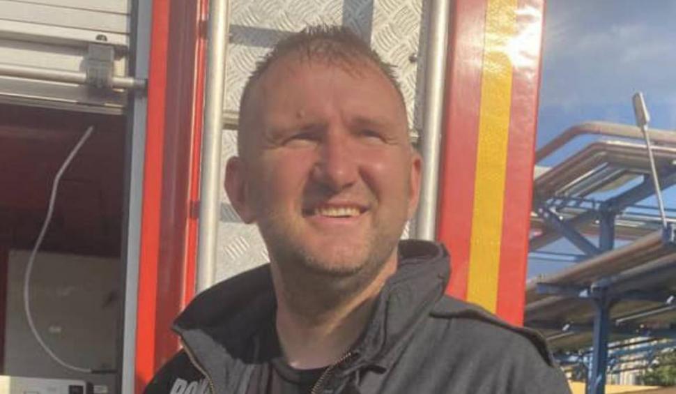 "Priviți-le chipurile. Merită tot respectul!": Ei sunt pompierii care au intervenit la incendiul de la rafinăria Petromidia 842065