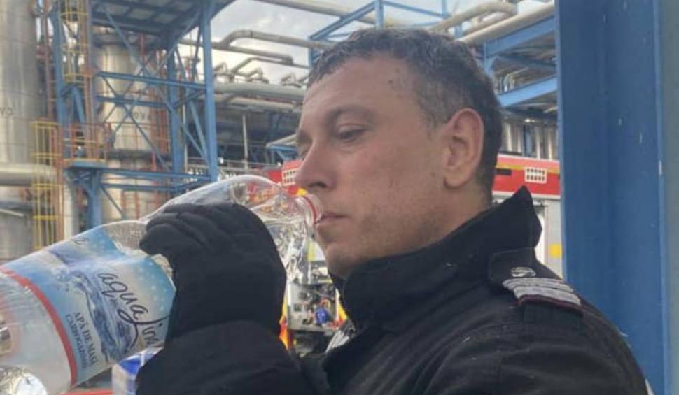 "Priviți-le chipurile. Merită tot respectul!": Ei sunt pompierii care au intervenit la incendiul de la rafinăria Petromidia 842066