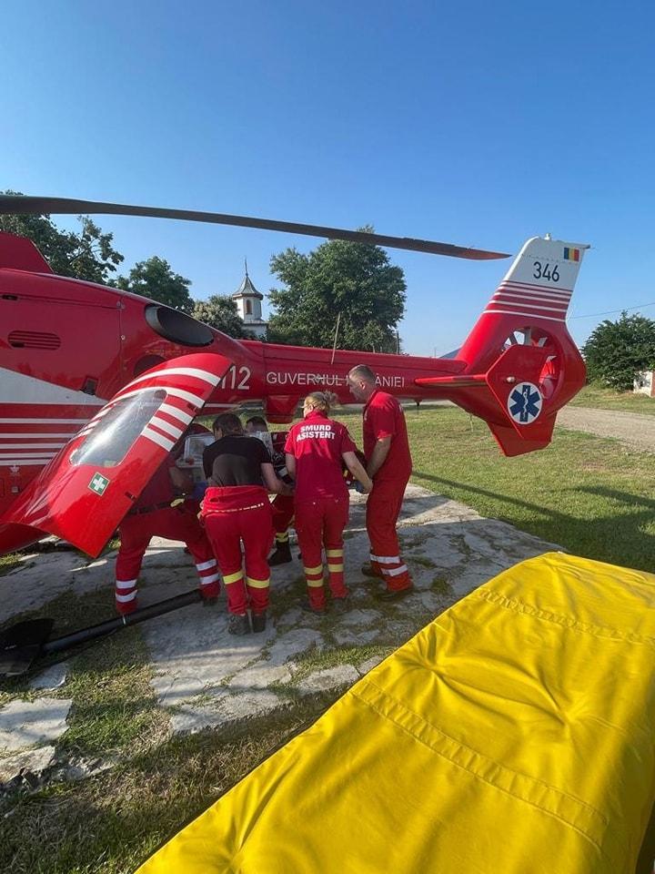Bebeluș intoxicat cu nitriți, salvat cu ajutorul unui elicopter SMURD Galaţi 842286