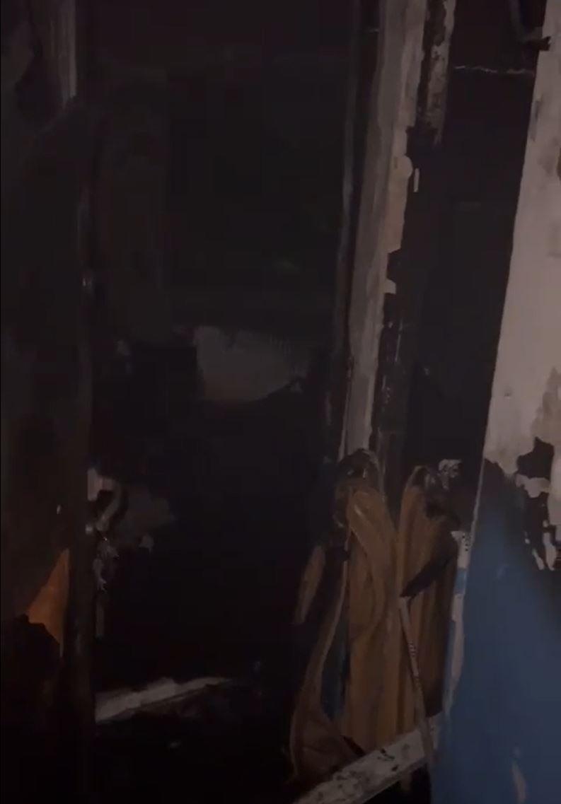 Un bărbat şi-ar fi dat foc în garsonieră, la Râmnicu Vâlcea | Peste 100 de oameni evacuaţi 842140