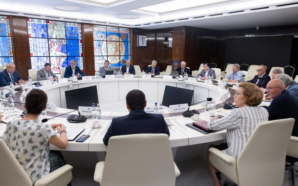 Marcel Ciolacu, despre negocierile cu reprezentanţii marilor magazine: "Vom lupta pentru produse alimentare de bază cu prețuri mai mici" 842262