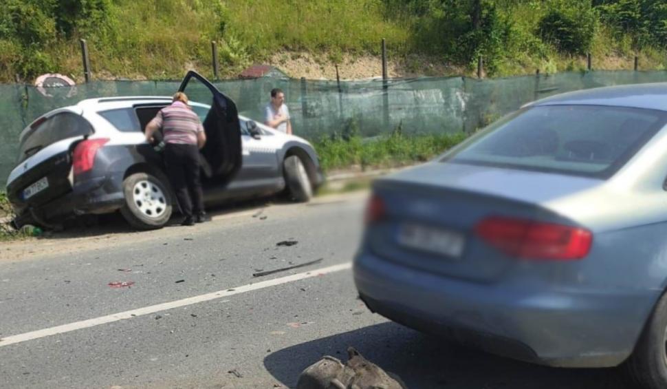 Maşină de poliţie, implicată într-un accident cu un taxi, în Maramureş | Patru persoane au fost rănite 842253
