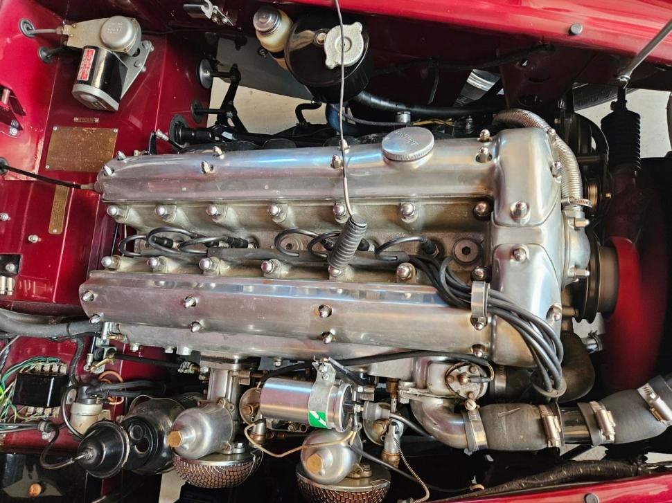 Colecție impresionantă de mașini retro, aduse la RAR Bacău: "Nu am știut la ce să ne așteptăm"  842395