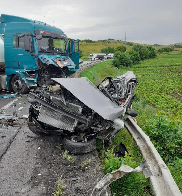 Accident cumplit între Cluj-Napoca și Oradea. Doi tineri au murit 842445