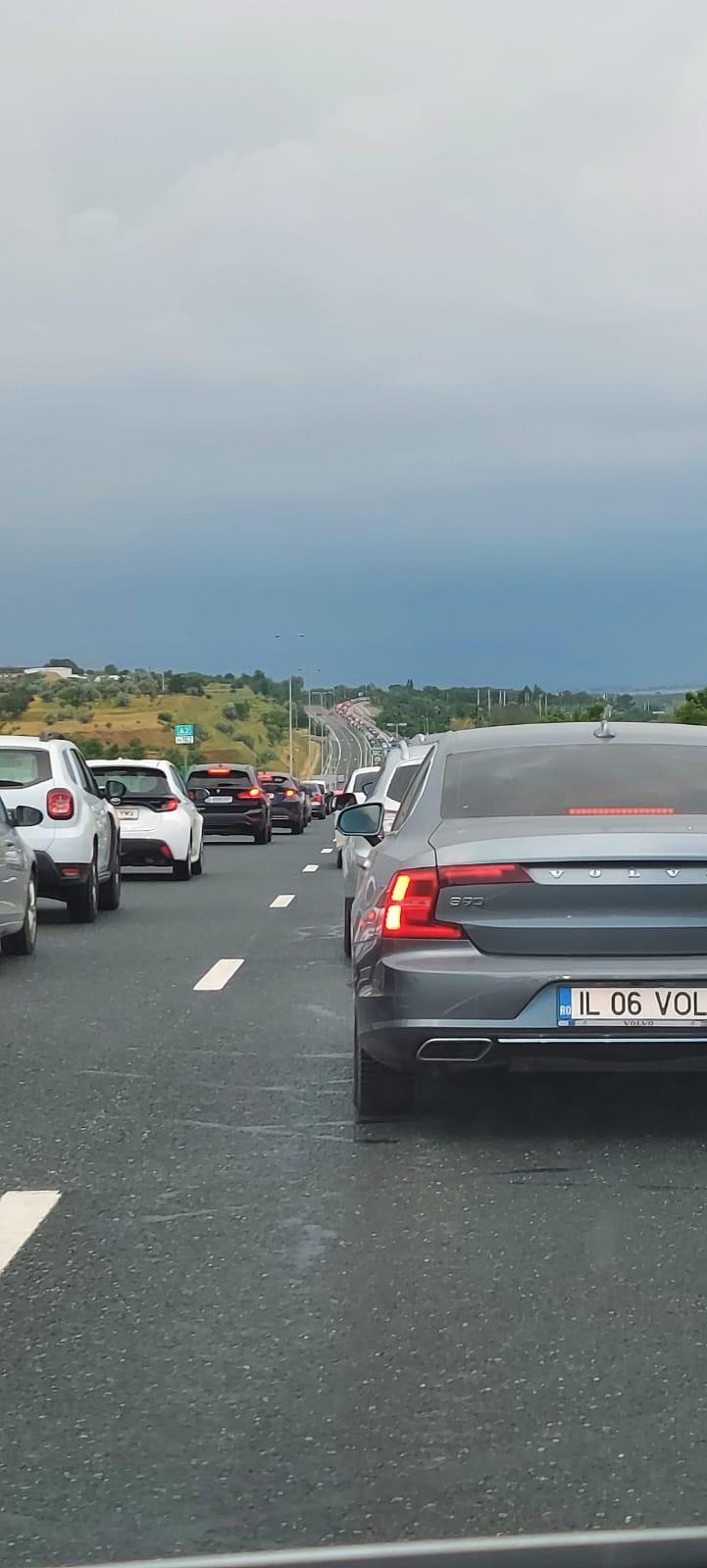 Trafic de coşmar pe Autostrada A2 | Şoferii stau în cozi de peste 20km, din cauza lucrărilor la Podul de la Fetești 842521