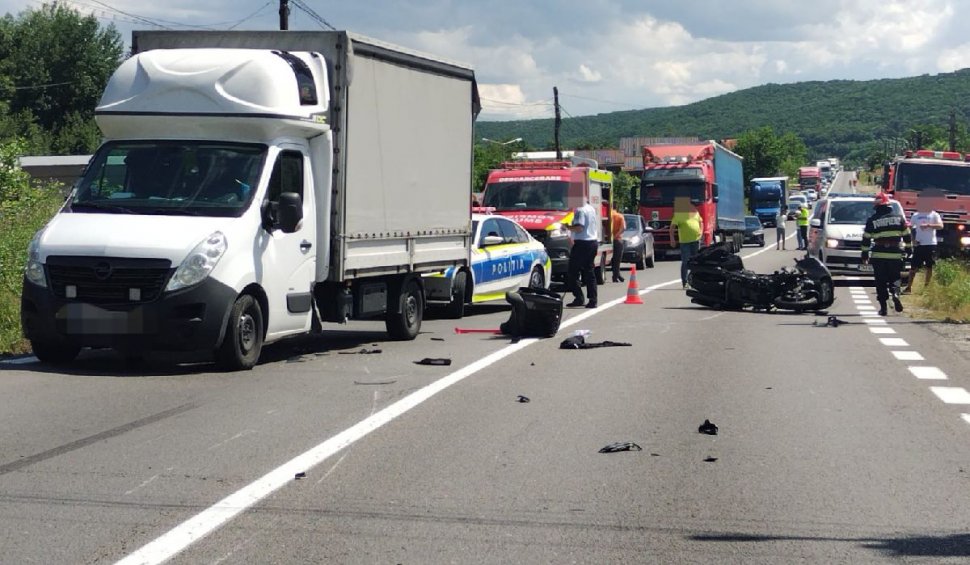 Accident grav pe DN7, în Argeș. Un motociclist a murit