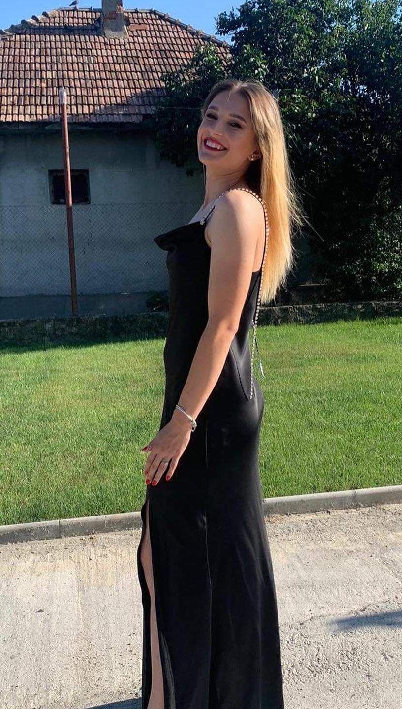 Ei sunt Ana şi Lucas, cei doi poliţişti care au murit în accidentul din Cluj. Tânăra de 23 de ani era însărcinată şi fusese ofiţer la Rutieră chiar în zona unde a avut loc tragedia 842594