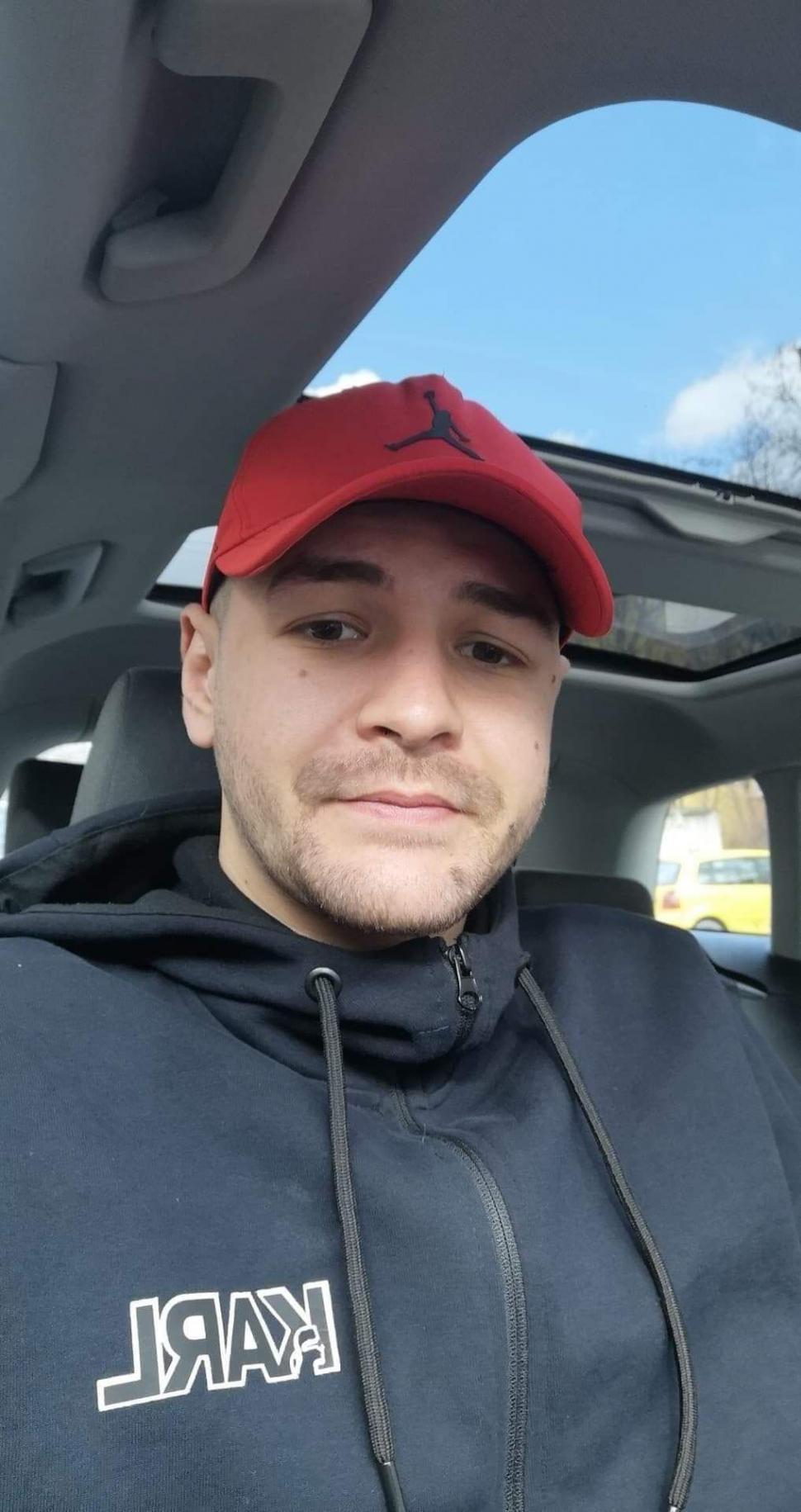 Ei sunt Ana şi Lucas, cei doi poliţişti care au murit în accidentul din Cluj. Tânăra de 23 de ani era însărcinată şi fusese ofiţer la Rutieră chiar în zona unde a avut loc tragedia 842595