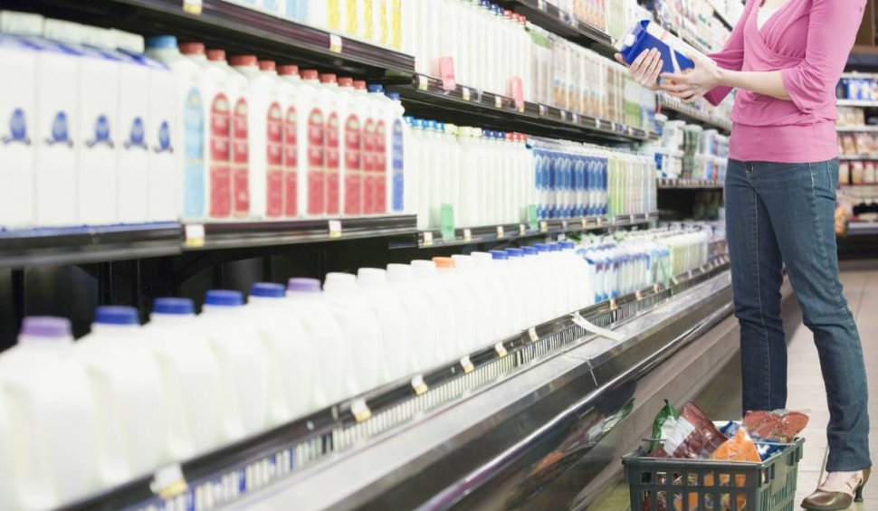 Laptele s-a ieftinit cu 20% în urma implementării acordului voluntar între retaileri și procesatori