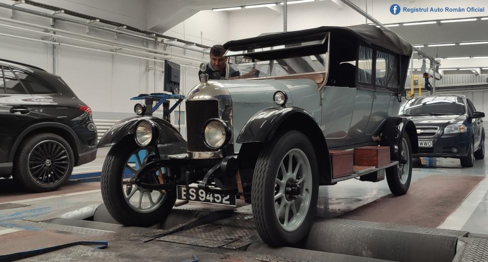 O mașină din 1924, cu volan pe dreapta, a trecut cu brio testul de la Registrul Auto Român 843047