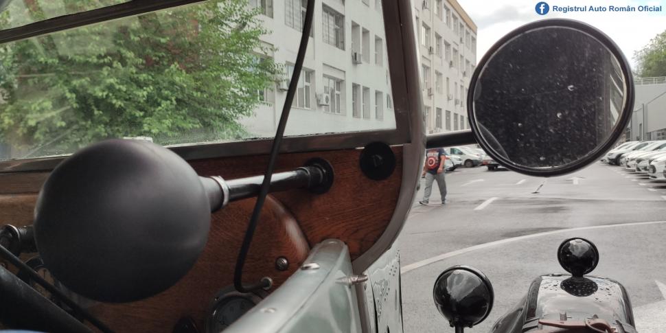 O mașină din 1924, cu volan pe dreapta, a trecut cu brio testul de la Registrul Auto Român 843048