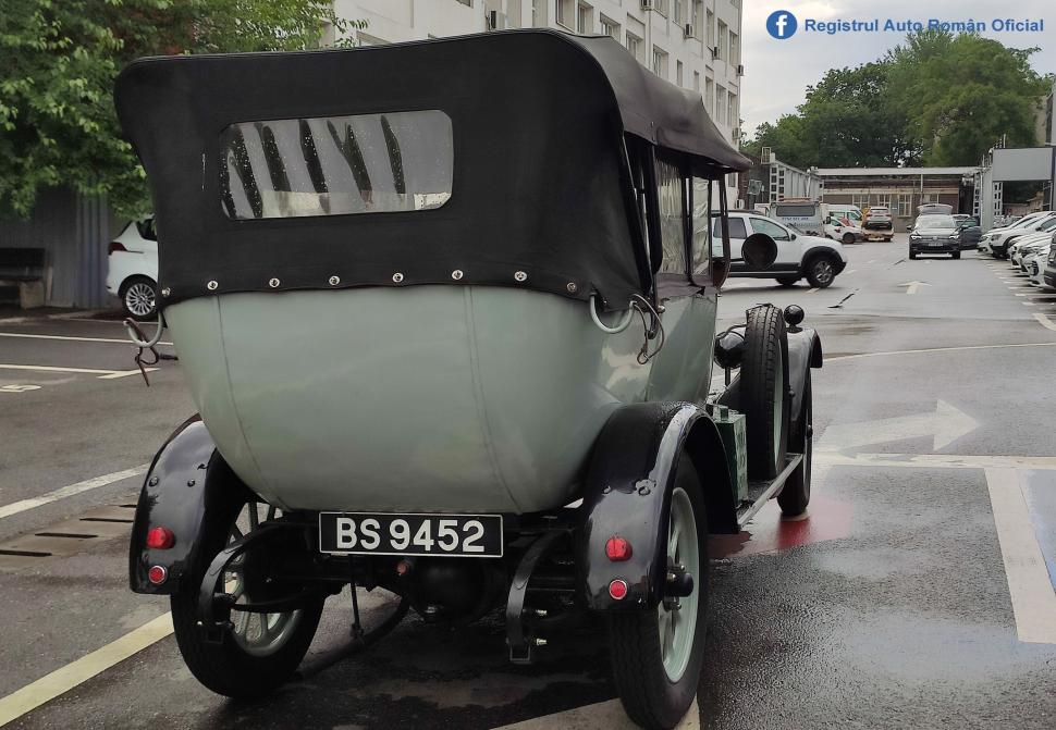 O mașină din 1924, cu volan pe dreapta, a trecut cu brio testul de la Registrul Auto Român 843049