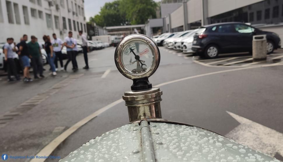O mașină din 1924, cu volan pe dreapta, a trecut cu brio testul de la Registrul Auto Român 843050