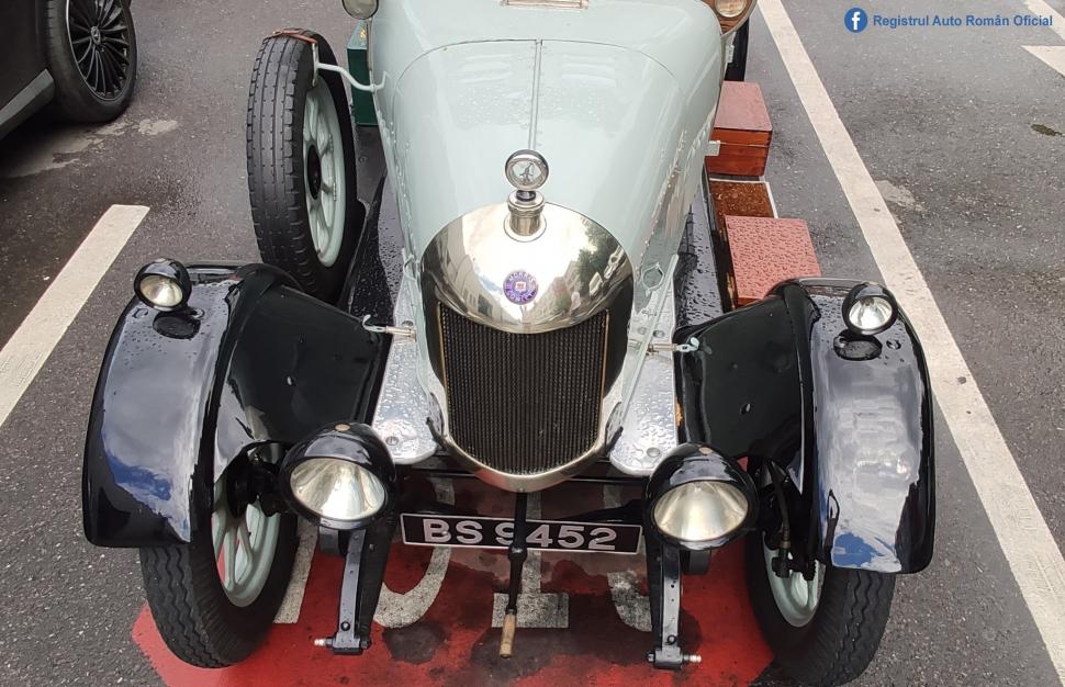 O mașină din 1924, cu volan pe dreapta, a trecut cu brio testul de la Registrul Auto Român 843052