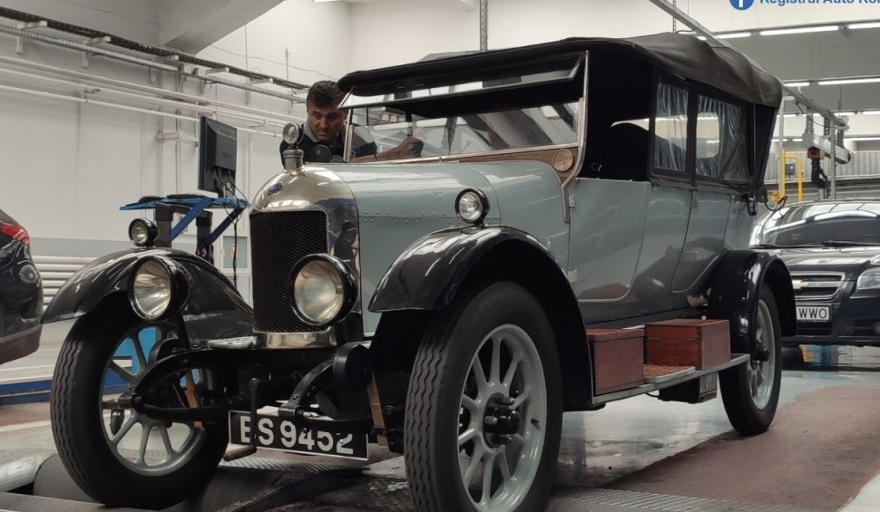 O mașină din 1924, cu volan pe dreapta, a trecut cu brio testul de la Registrul Auto Român