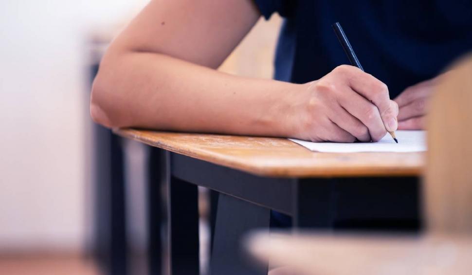 Baremul de corectare pentru proba la Fizică de la Bacalaureat 2023, publicat oficial 843202