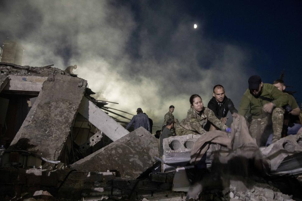 Gemenele Iulia și Anna au fost ucise de racheta rusească în pizzeria din Kramatorsk. Bilanțul provizoriu a ajuns la 10 morți 843198