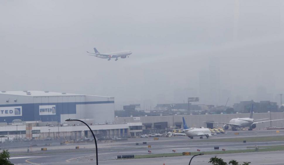 Mii de zboruri, anulate și întârziate în SUA, din cauza furtunilor 843340