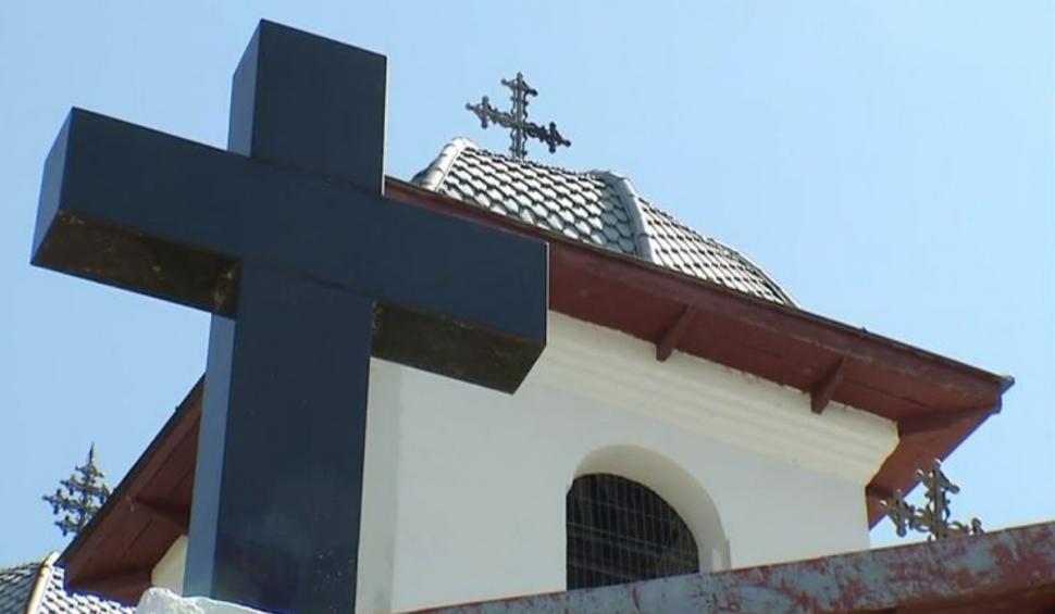 Bărbat abia ieșit din închisoare, reținut după ce a batjocorit o minoră, în curtea unei biserici din Olt 843420