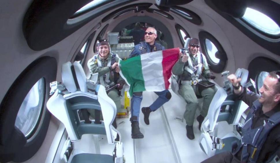 Primii clienţi Virgin Galactic au ajuns în spațiu. Cât poate să coste un bilet 843643