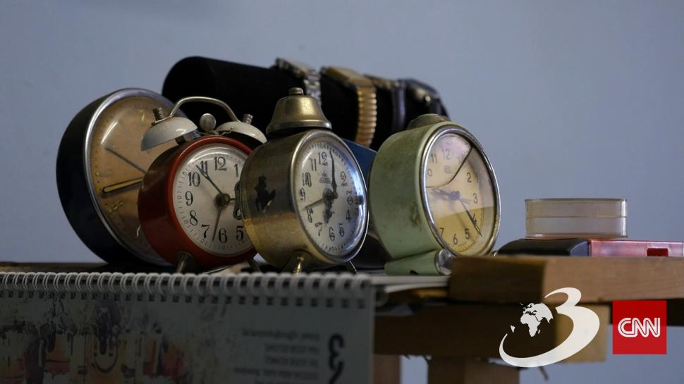 Bătrânul ceasornicar român, la care vin clienți de peste hotare: Ioan Filipescu, "doctorul timpului", care găsește leac pentru fiecare ceas 843766