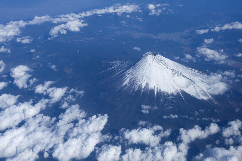 S-a dublat numărul românilor care călătoresc în Japonia 843791