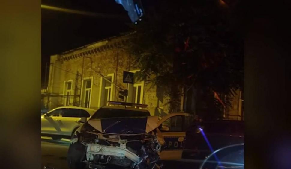Doi polițiști au ajuns la spital, în urma unui accident rutier cu un autobuz, în Ploiești 843990