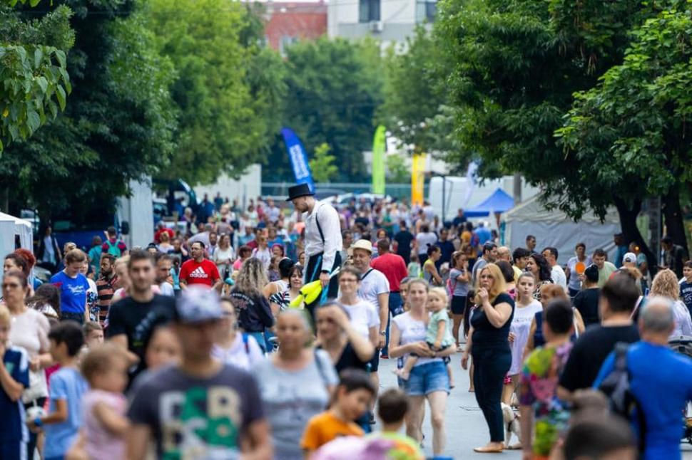 Spectacol în Centrul Bucureștiului: A început Festivalul Internațional de Teatru de Stradă B-FIT 843964