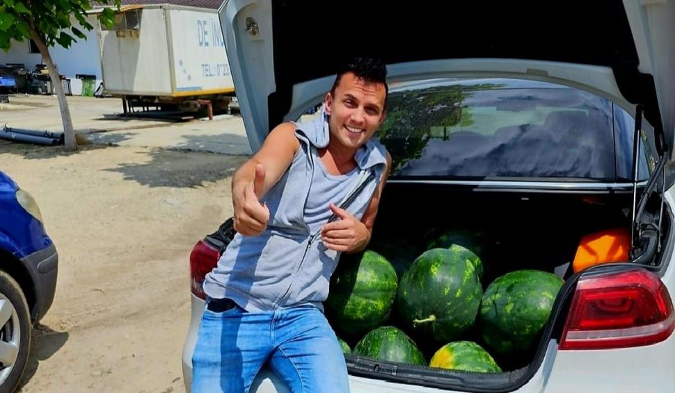 Cu câți pepeni a plecat acasă Mihai Trăistariu după ce a cântat la o nuntă în Dăbuleni 844219
