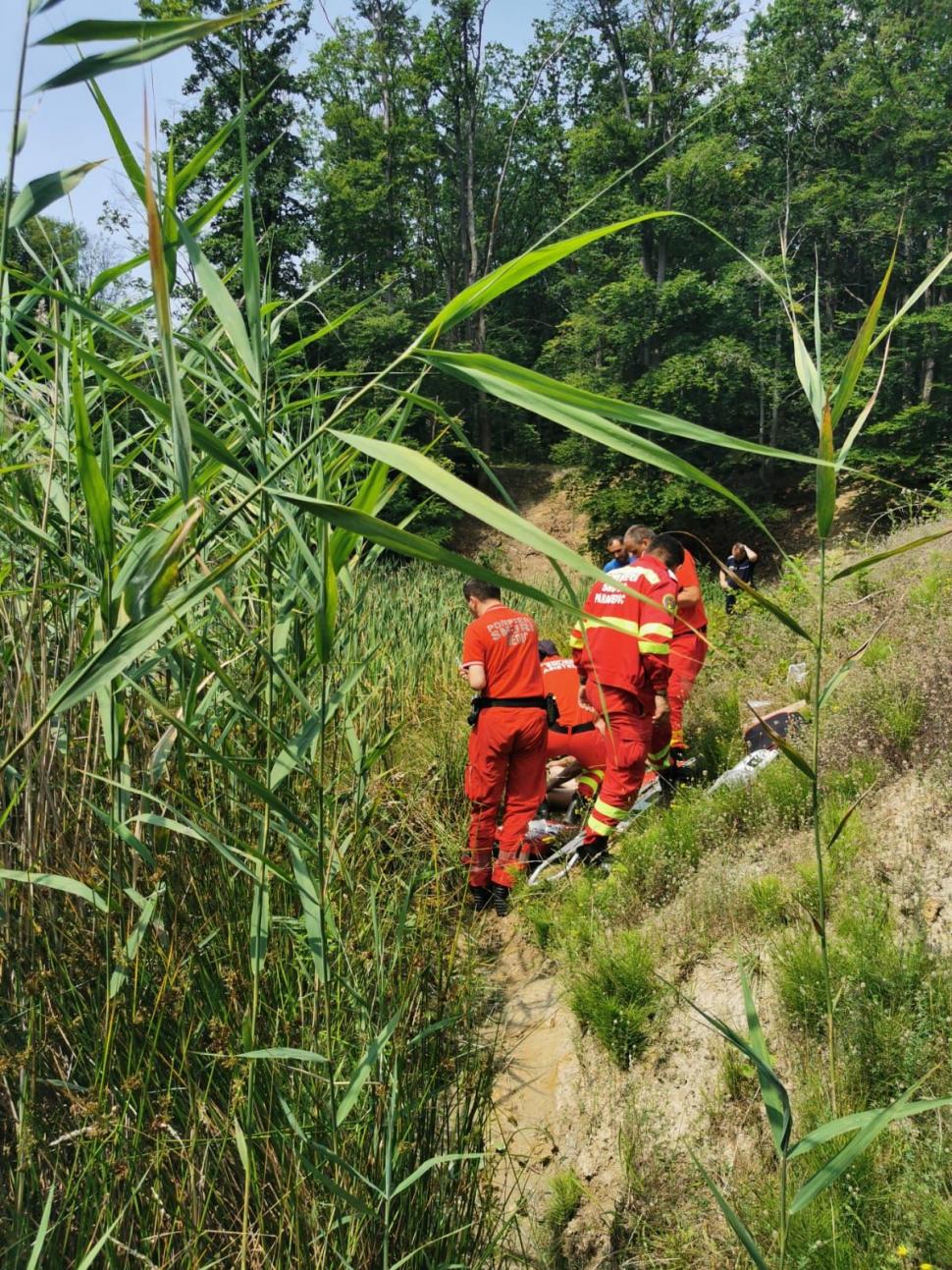 Operațiune contracronometru | Bărbat înecat în lacul Laguna Albastră, salvat cu ajutorul elicopterului SMURD de la Jibou 844227