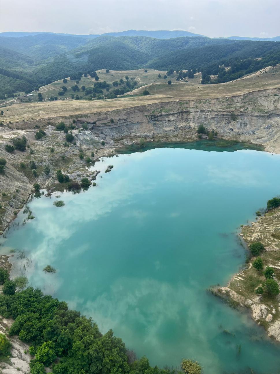 Operațiune contracronometru | Bărbat înecat în lacul Laguna Albastră, salvat cu ajutorul elicopterului SMURD de la Jibou 844229