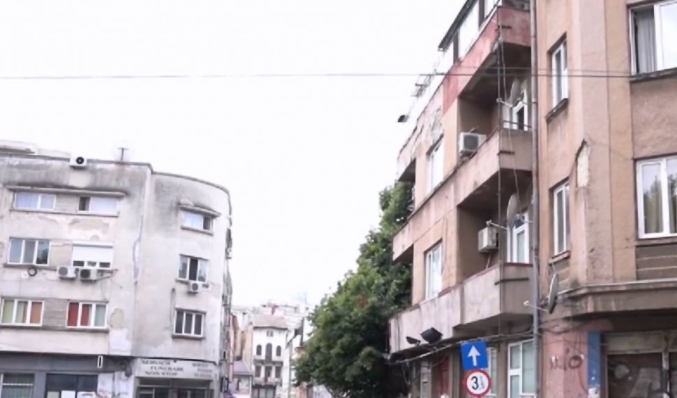 Dealerii de droguri se ascund în casele părăsite din centrul Bucureştiului