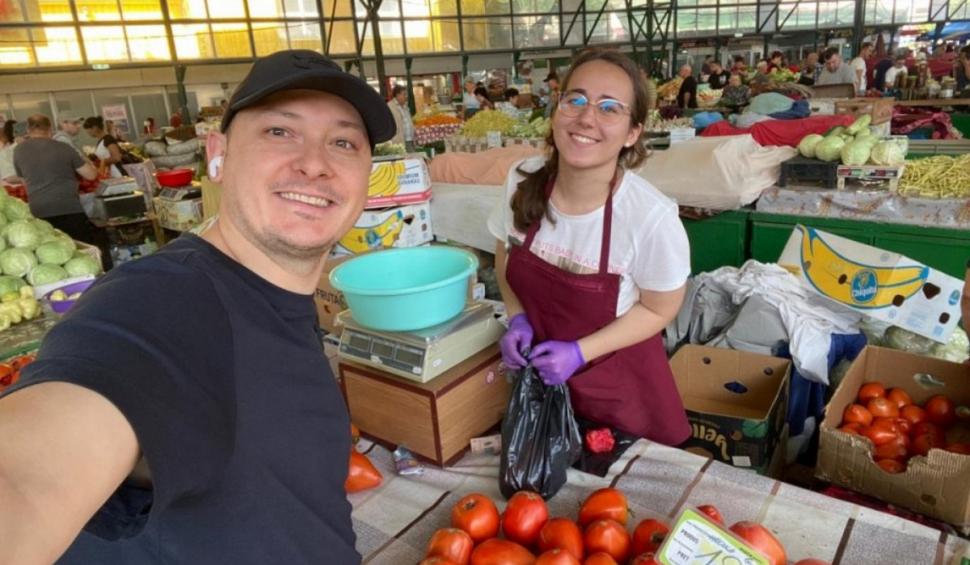O tânără din Buzău, olimpică naţională, admisă de drept la Medicină, vinde roșii la tarabă, în Piața Centrală 844331