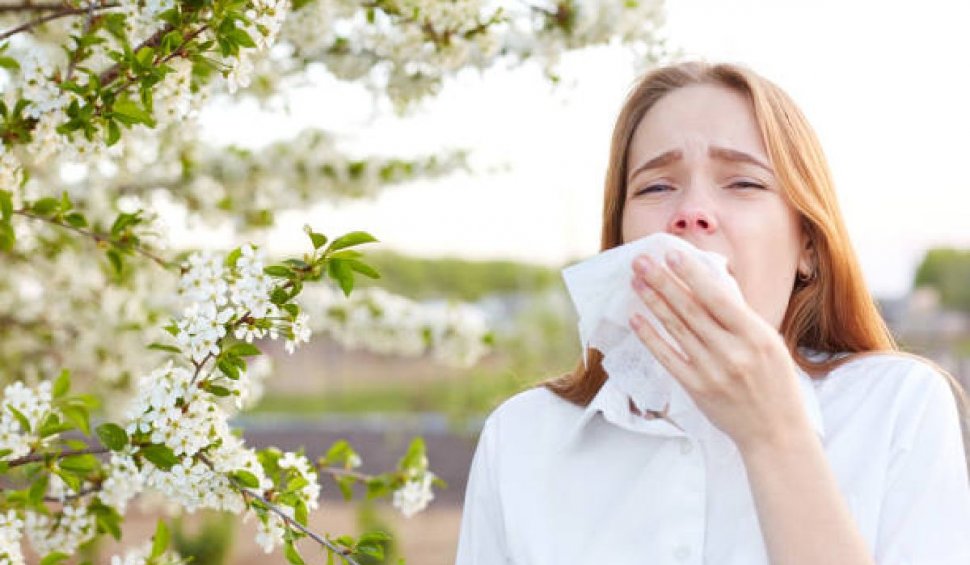 Numărul alergiilor crește în ritm alarmant. Care sunt factorii nocivi ce atacă sistemul imunitar 