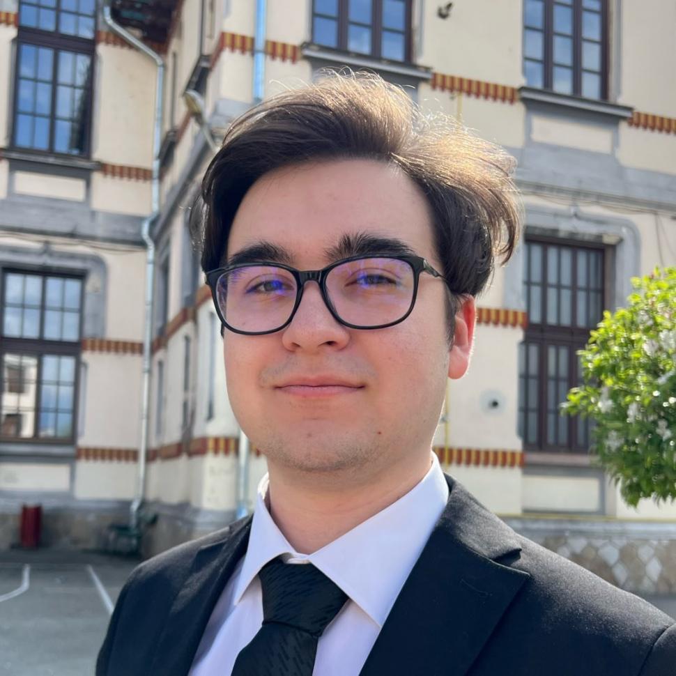 Ei sunt elevii din Târgu-Jiu care au obţinut 10 pe linie la Bacalaureat 2023. Vor să studieze şi să profeseze în ţară | Ce cariere îşi doresc 844566