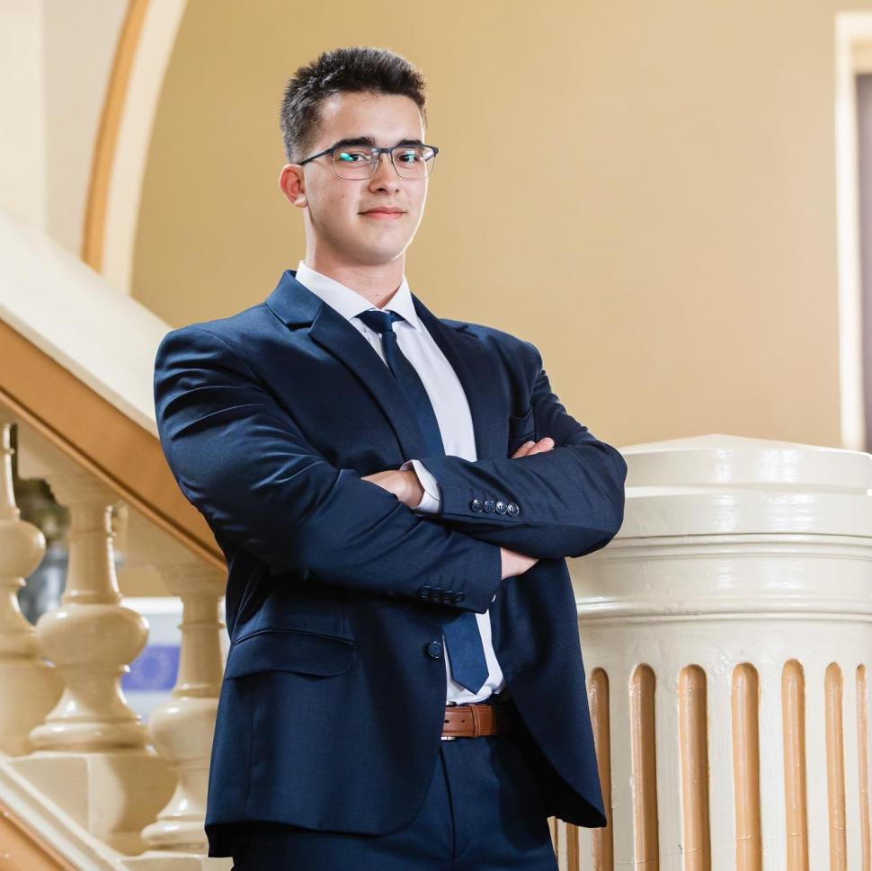 Ei sunt elevii din Târgu-Jiu care au obţinut 10 pe linie la Bacalaureat 2023. Vor să studieze şi să profeseze în ţară | Ce cariere îşi doresc 844567