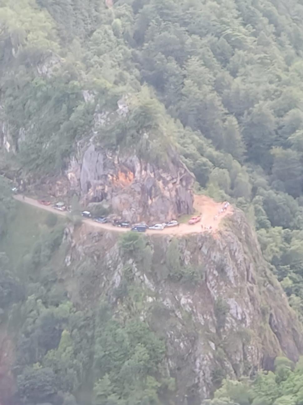 Furtună violentă în Hunedoara. Peste 100 de maşini sunt blocate în zona Câmpul lui Neag 844670