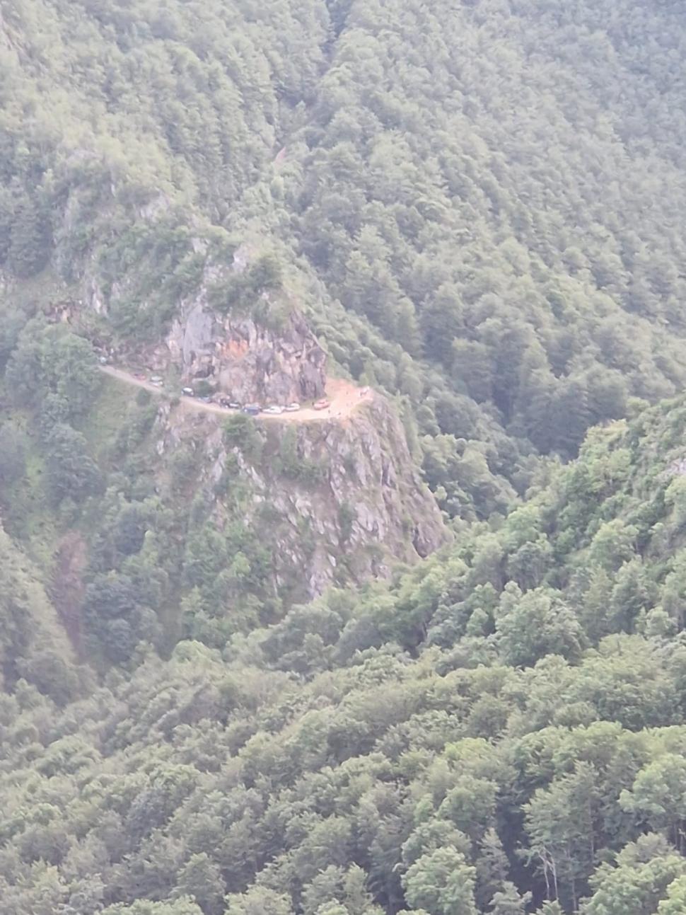 Furtună violentă în Hunedoara. Peste 100 de maşini sunt blocate în zona Câmpul lui Neag 844671