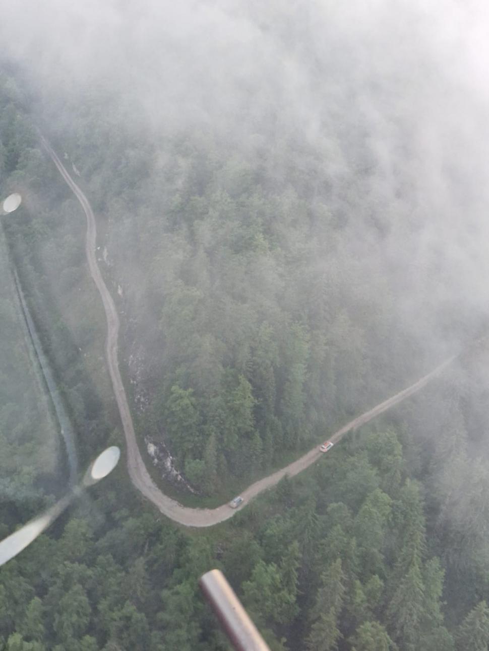 Furtună violentă în Hunedoara. Peste 100 de maşini sunt blocate în zona Câmpul lui Neag 844673