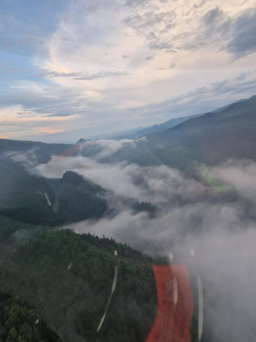 Furtună violentă în Hunedoara. Peste 100 de maşini sunt blocate în zona Câmpul lui Neag 844675